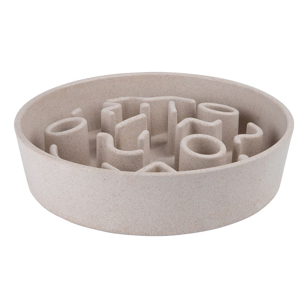 Beige Slow Feeder hundeskål fra District70 med robust design og skridsikker base, ideel til hunde, der har brug for at spise i et roligere tempo.