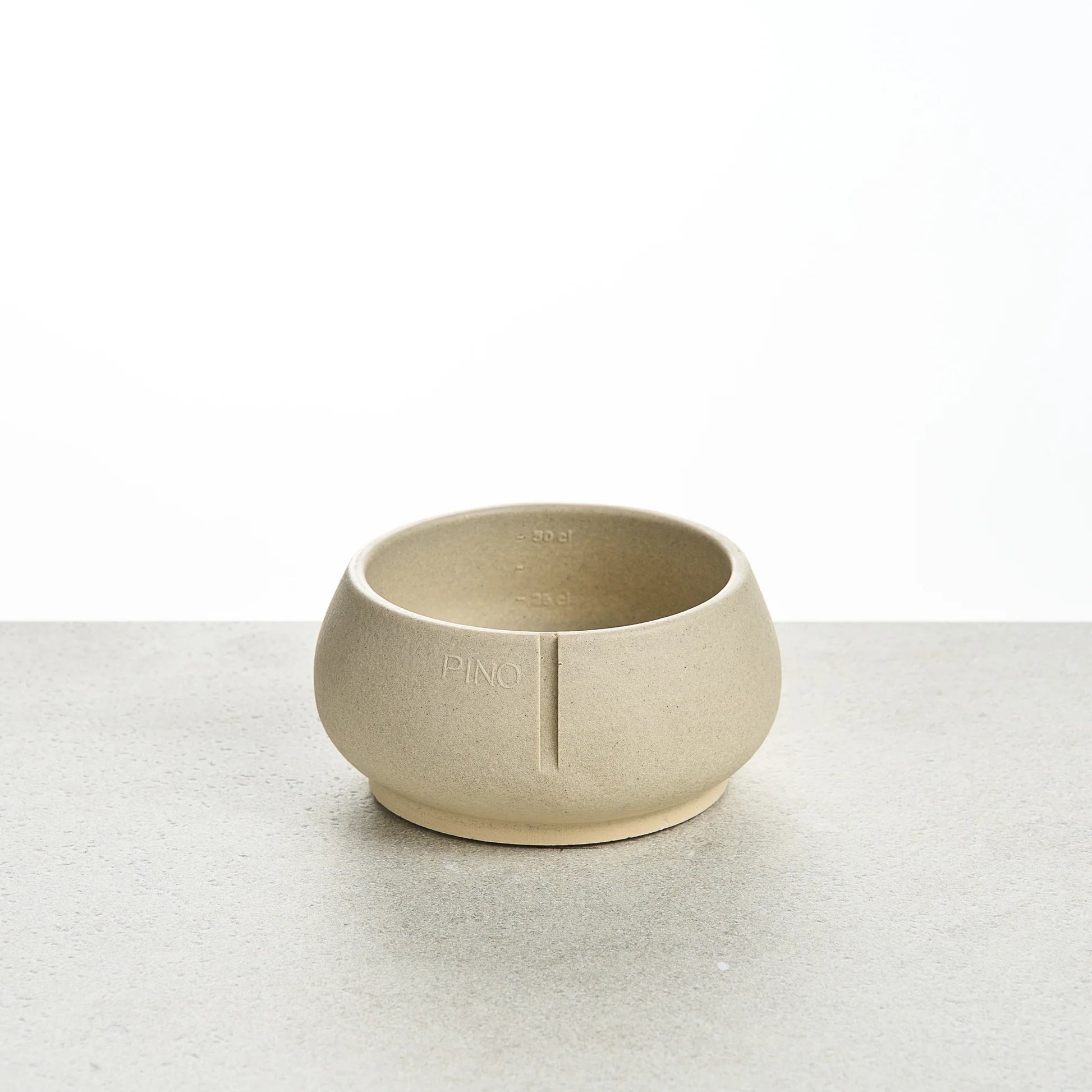 pino-sandstone.jpg
Hundeskål til hunde med lange ører – Long Ears Bowl fra Pino i farven greige