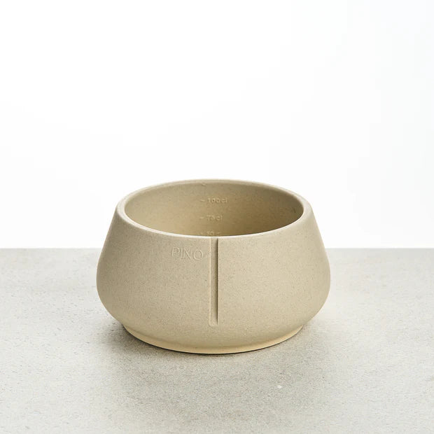 Long Ears Bowl hundeskål fra Pino i greige – håndlavet og tung skål i Sandstone-materiale