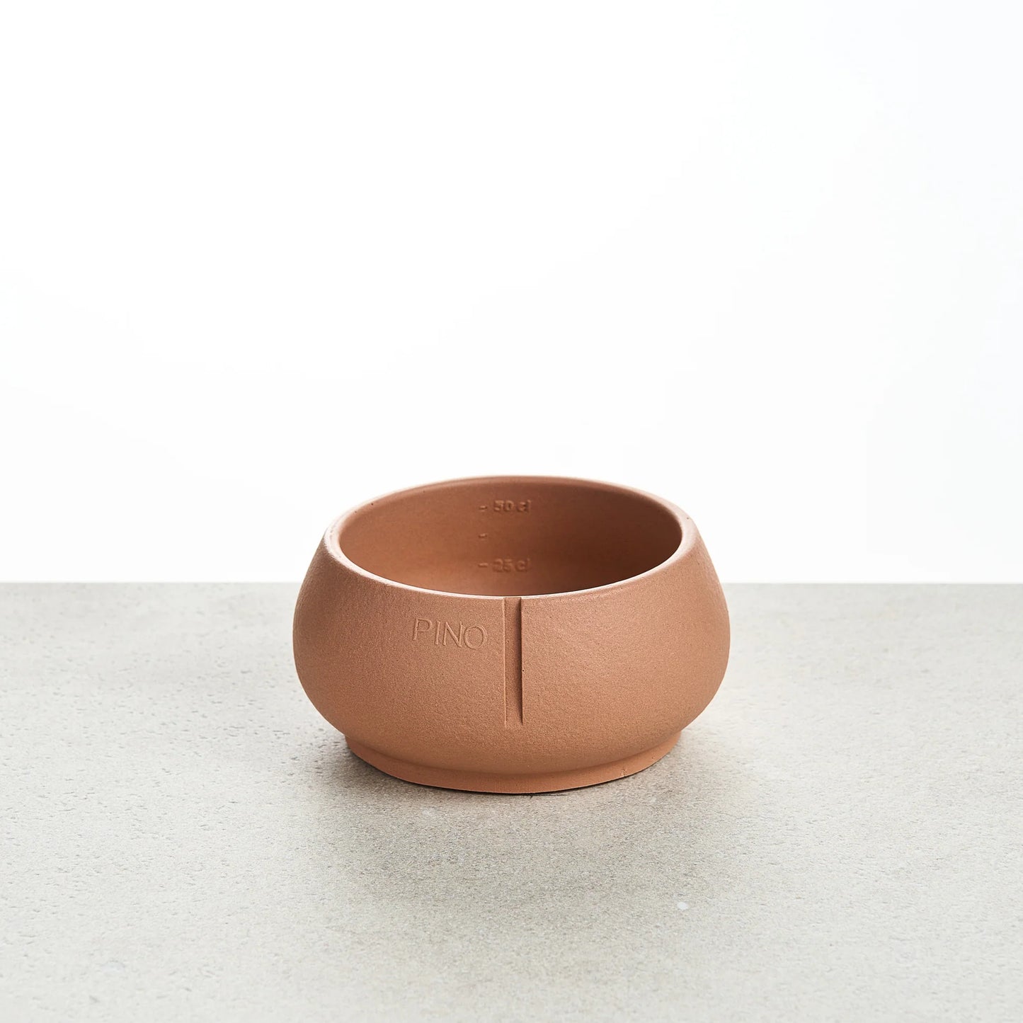 Long Ears Bowl hundeskål fra Pino i rød – håndlavet og tung skål i Sandstone-materiale